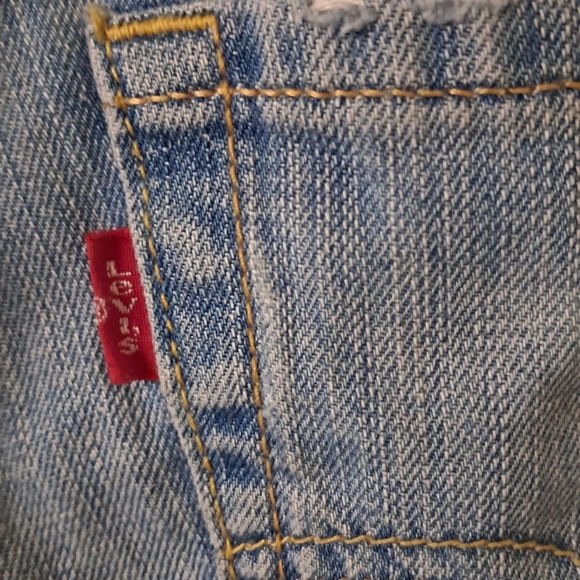 Levi's Women's Light Blue Denim Shorts - Picture 3 of 8